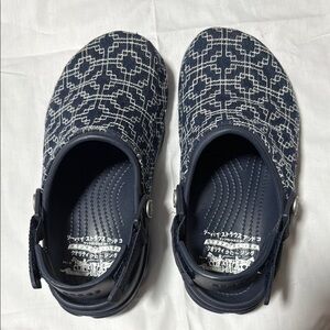 CROCS Navy Patterned Sandals